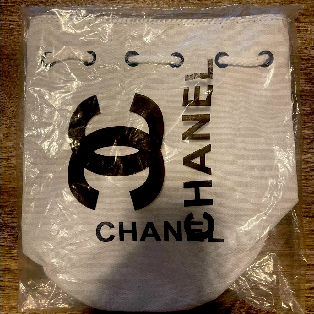White and Black Canvas Tote NWOT